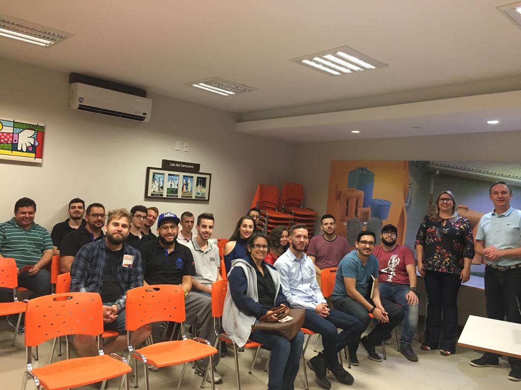 Acadêmicos da UPF visitam a Tecnotri