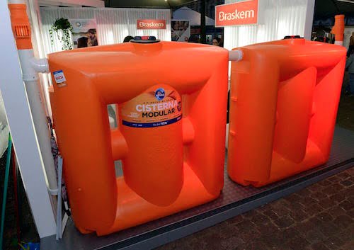 Agua reciclada Kit Tecnotri de Braskem en la Feria del libro de Porto Alegre