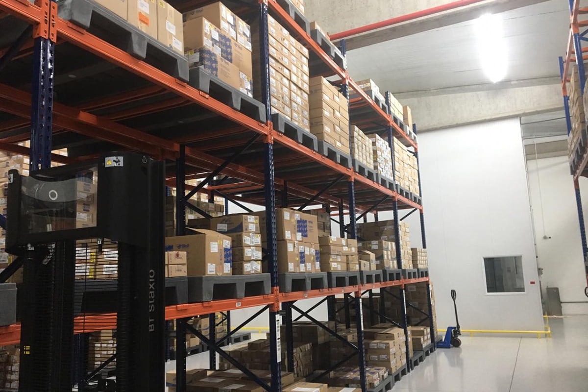 Pallet de plástico rotomoldeado en el sector farmacéutico