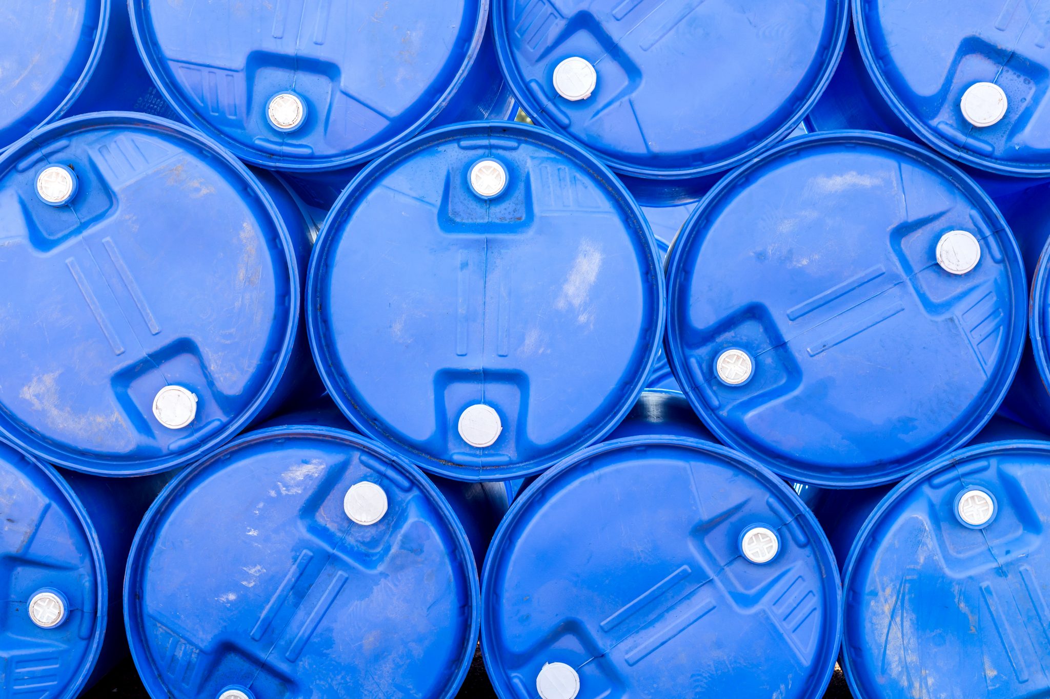 Como contornar os desafios na logística da indústria química